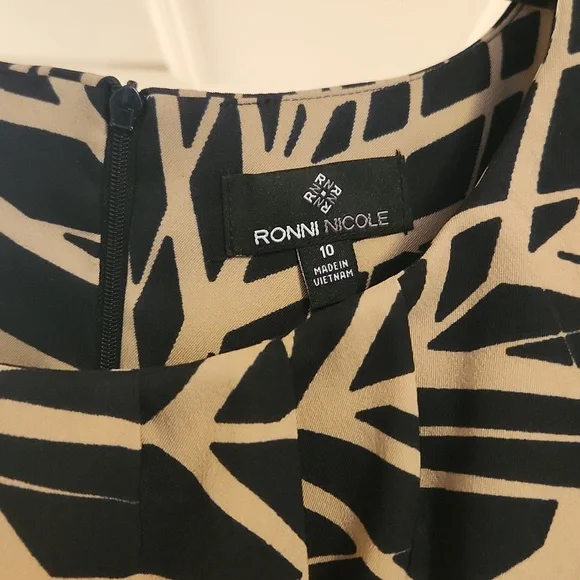 Casual dress - Picture 2 of 3